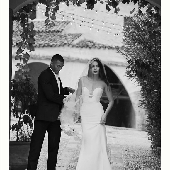 BHLDN Anthropologie Besa Brie Strapless Crepe Wedding Gown - Picture 4 of 7